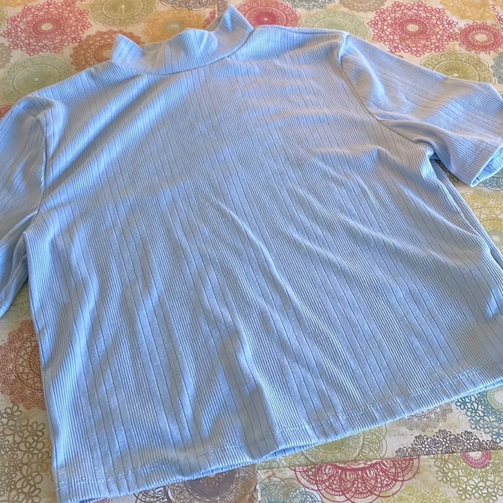 Forever 21 Mock Neck Top - Picture 2 of 5